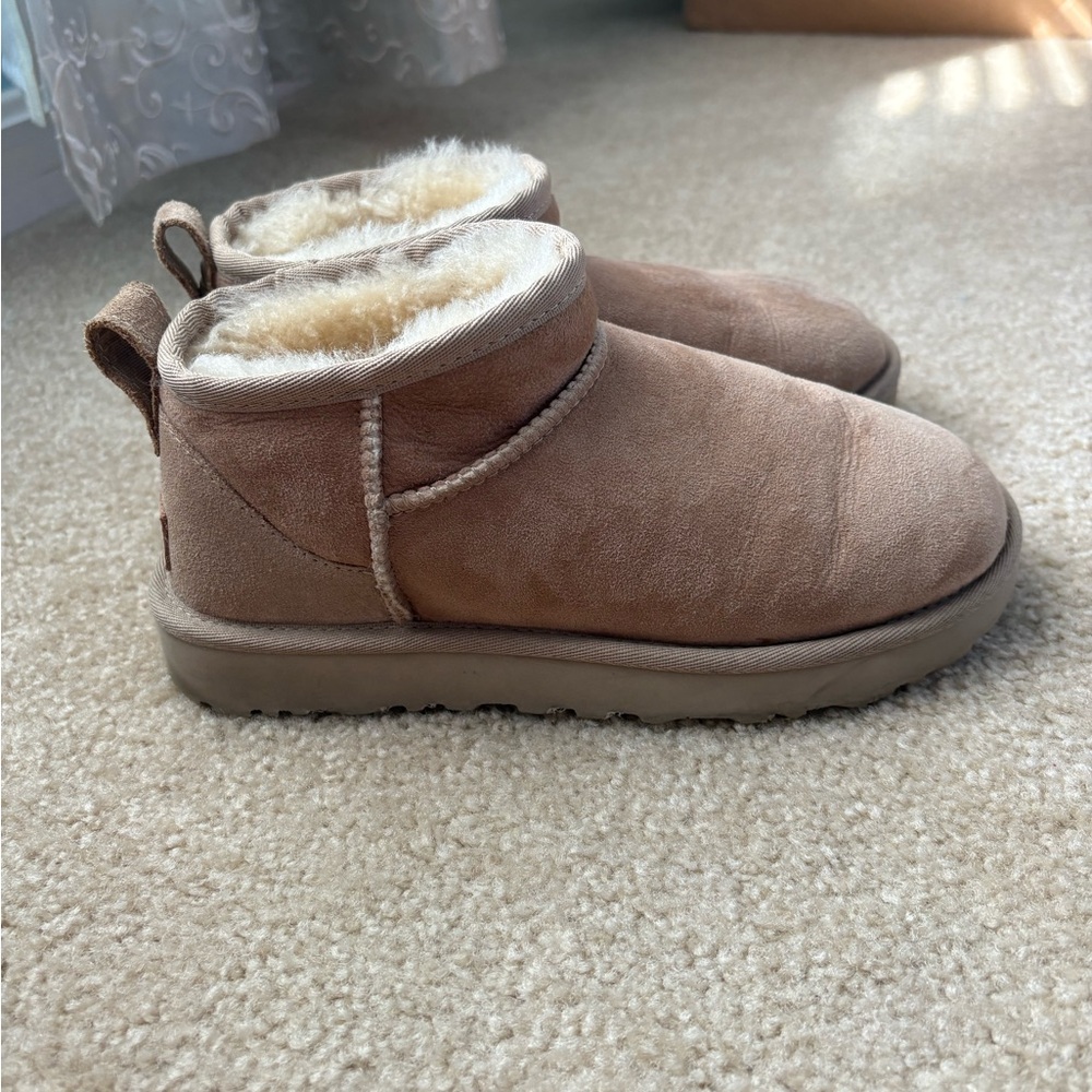 UGG sand ultra minis